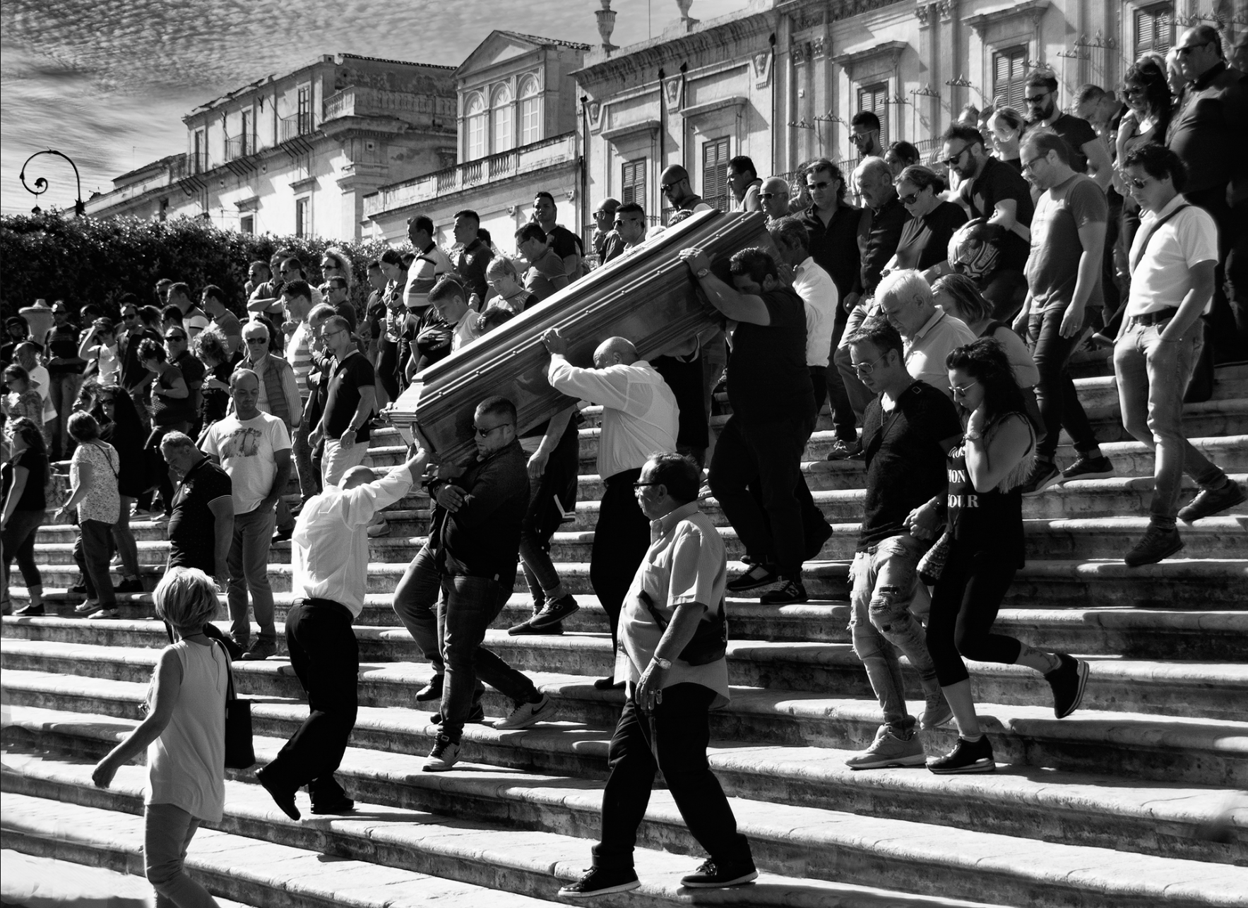 Enterrament a Noto. Sicília (Rosa Colomé). 1r premi fotografia de carrer